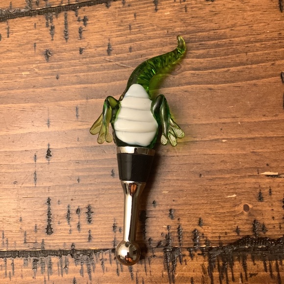 Bundle of 4 Wine Bottle Stoppers - Picture 3 of 6